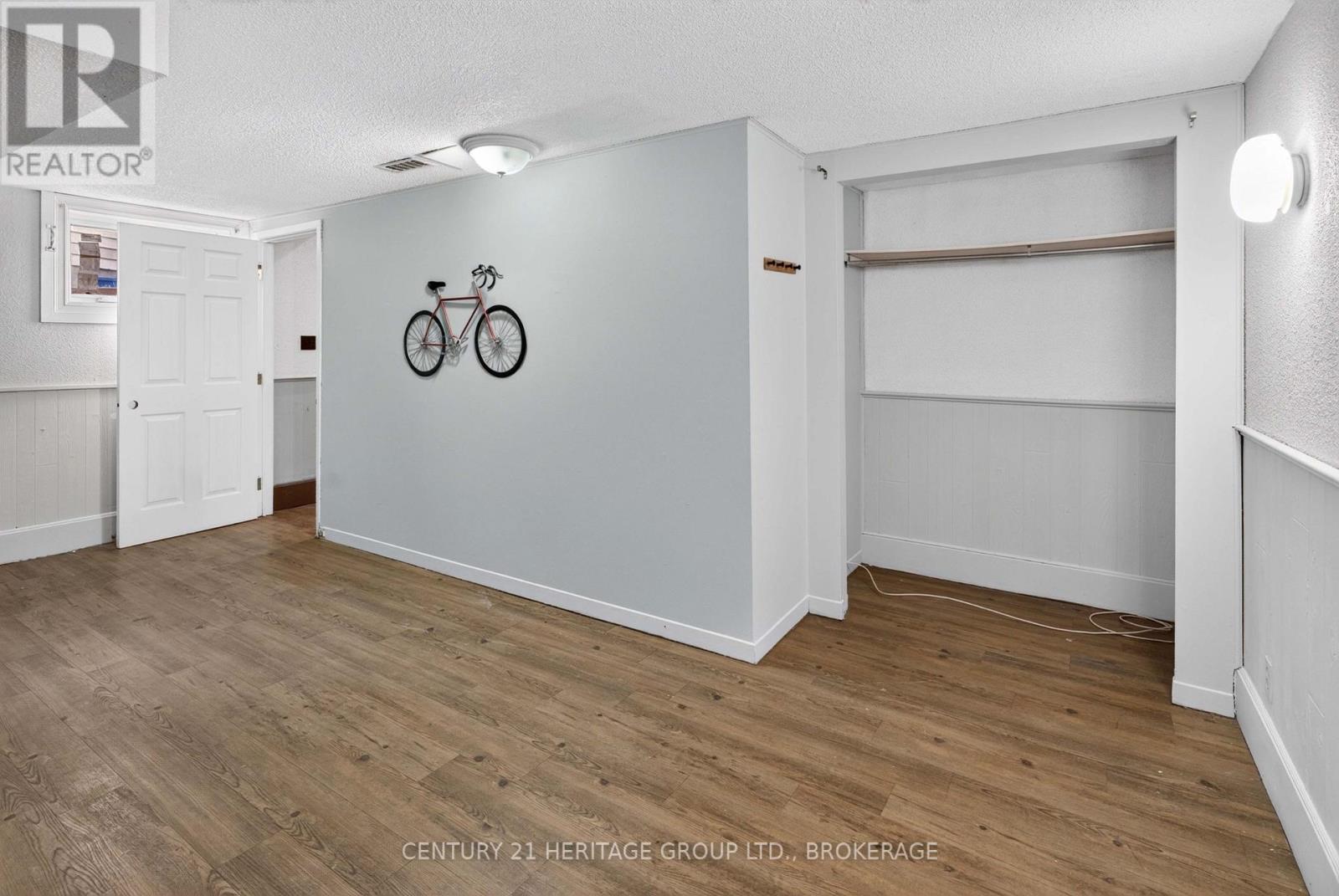 54 Woodstone Crescent — photo 26