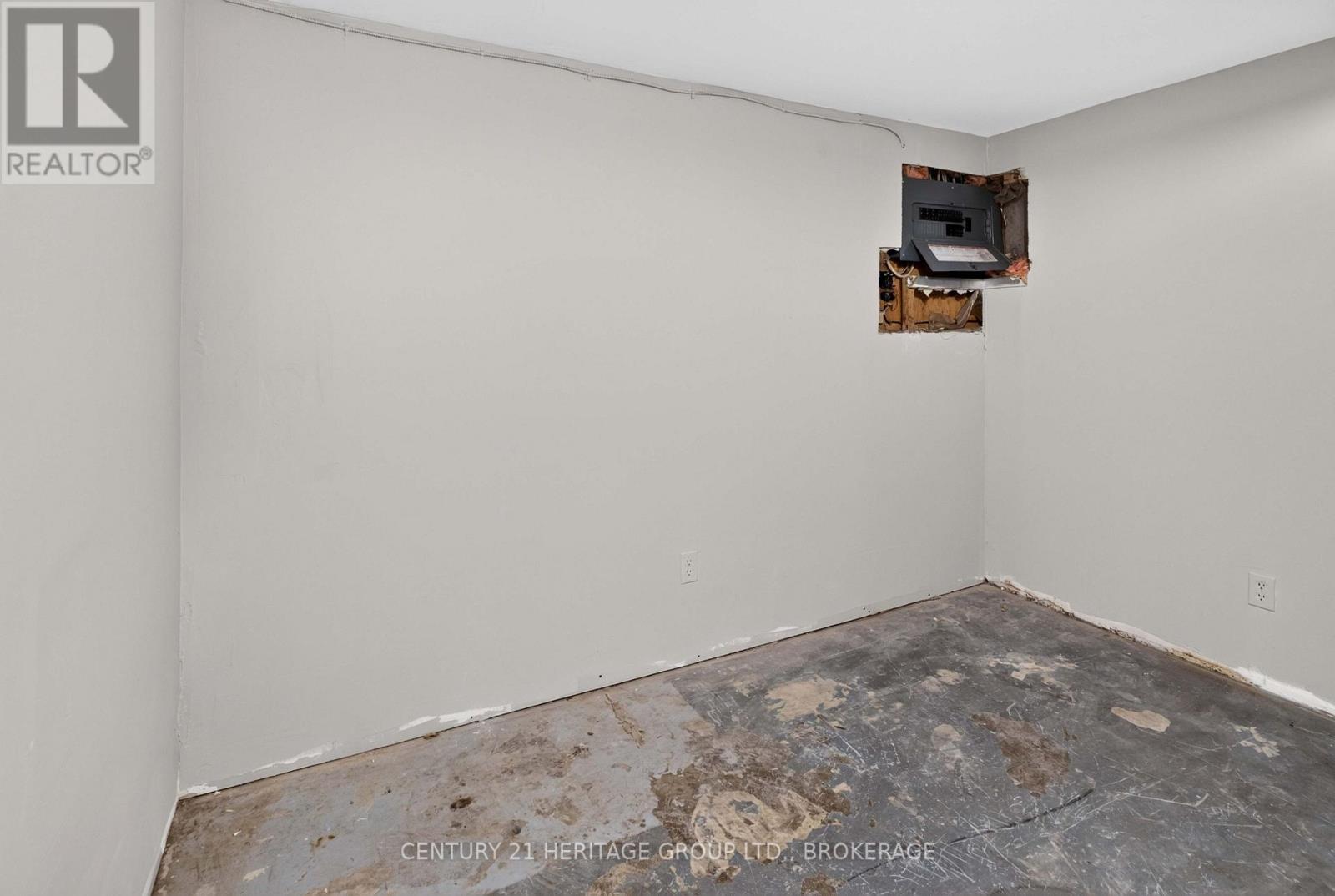 54 WOODSTONE CRESCENT - 30