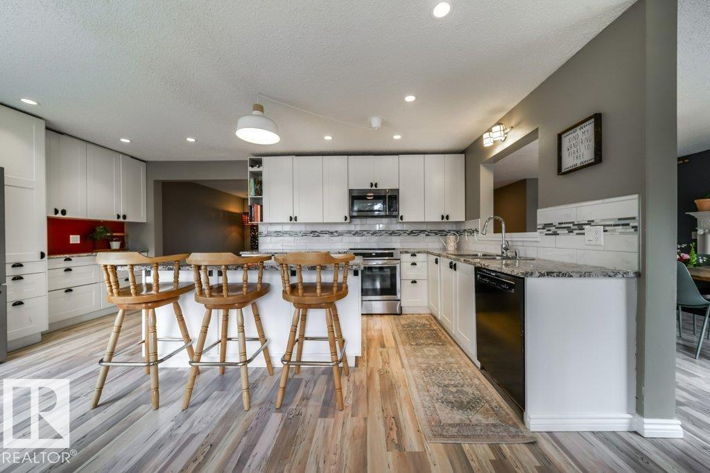 3815 36 AV NW - 25