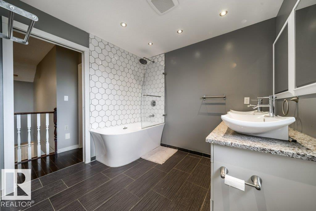 3815 36 AV NW - 43