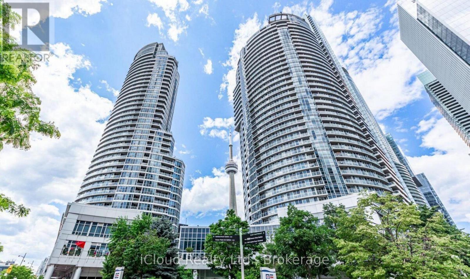 208 Queens Quay