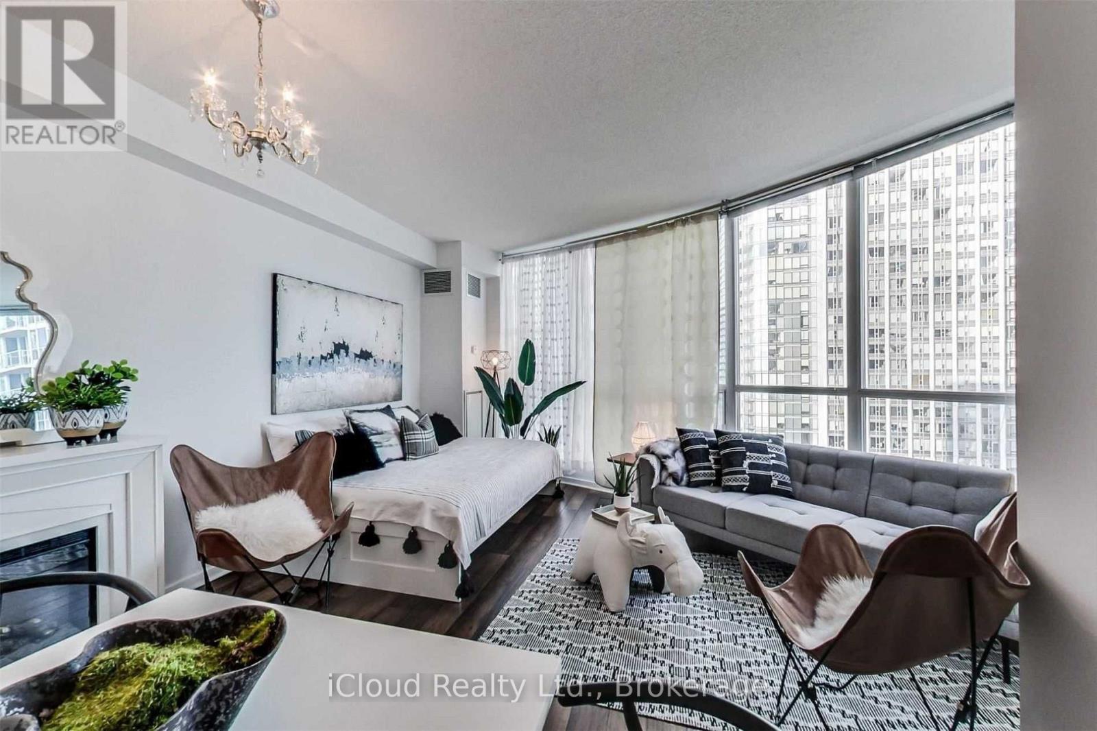 208 Queens Quay — photo 10