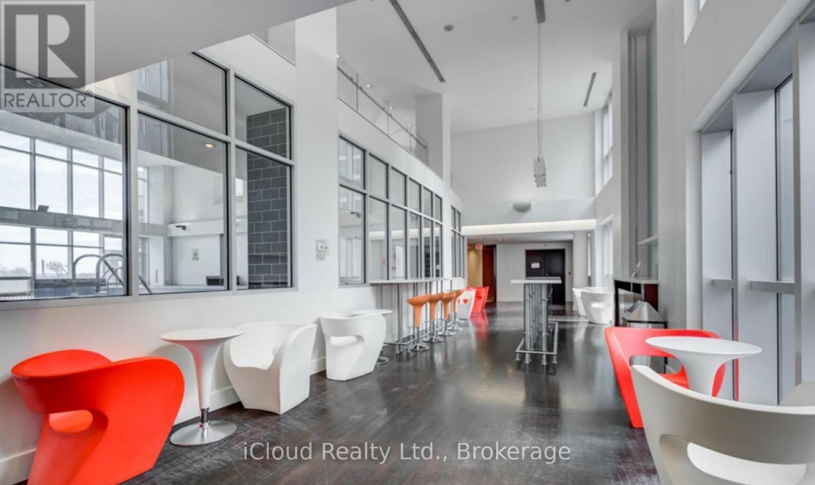 208 Queens Quay — photo 15