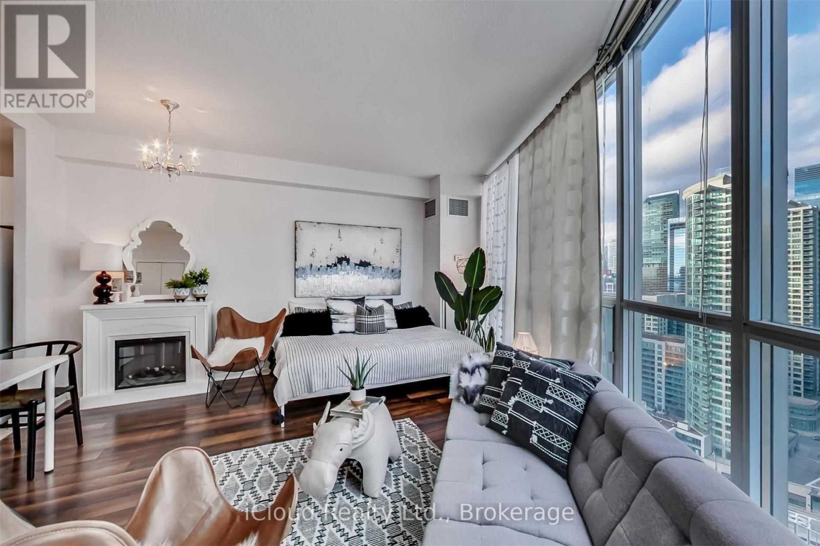 208 Queens Quay — photo 7