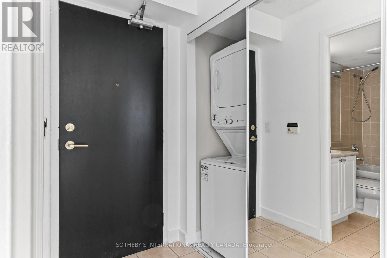 18 Yonge Street — photo 16