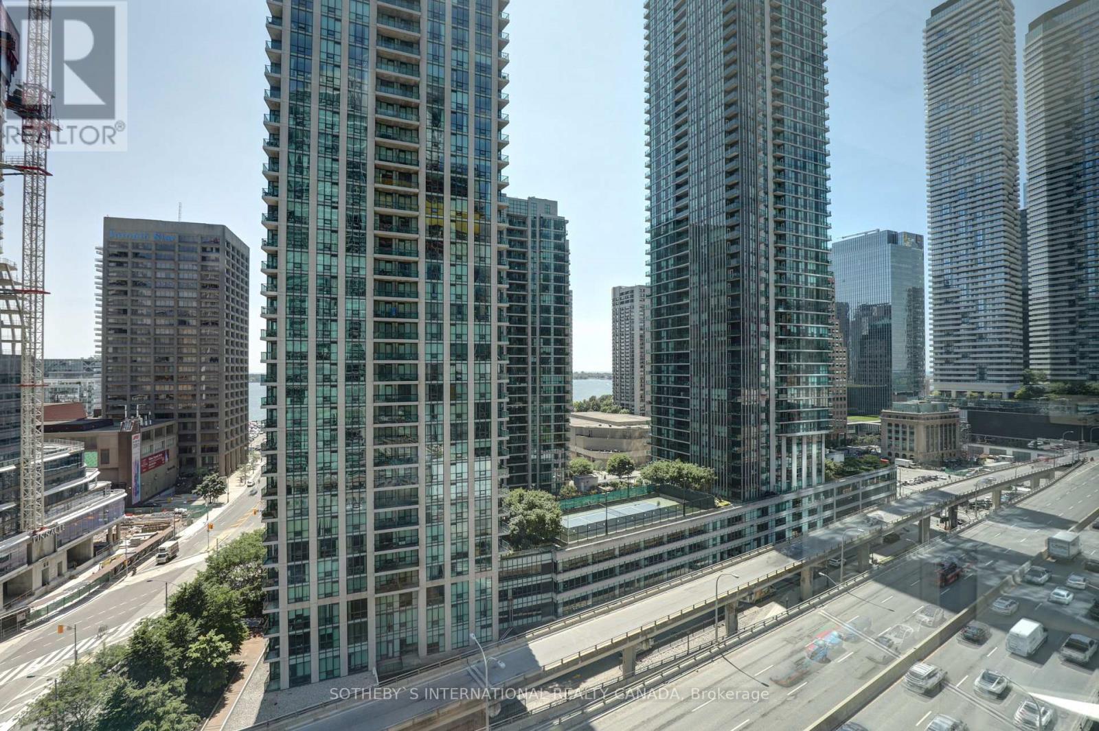 18 Yonge Street — photo 18