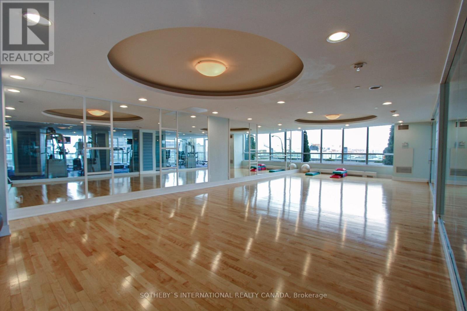 18 Yonge Street — photo 21