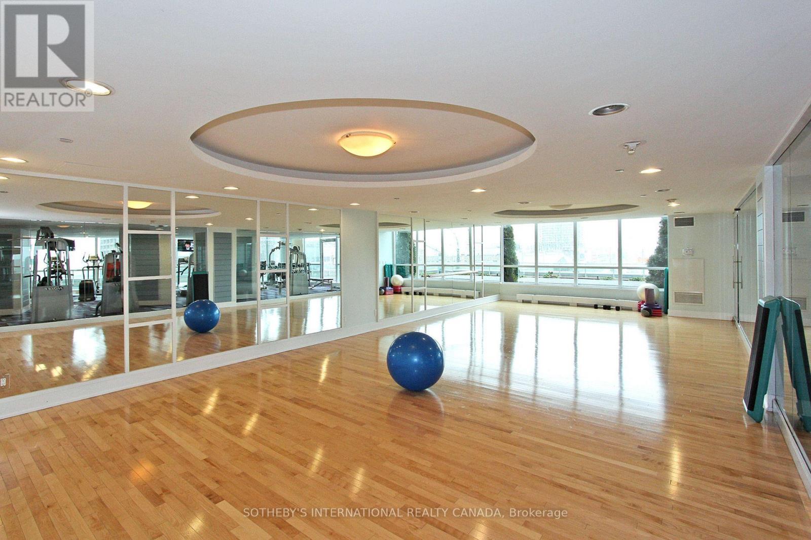 18 Yonge Street — photo 26