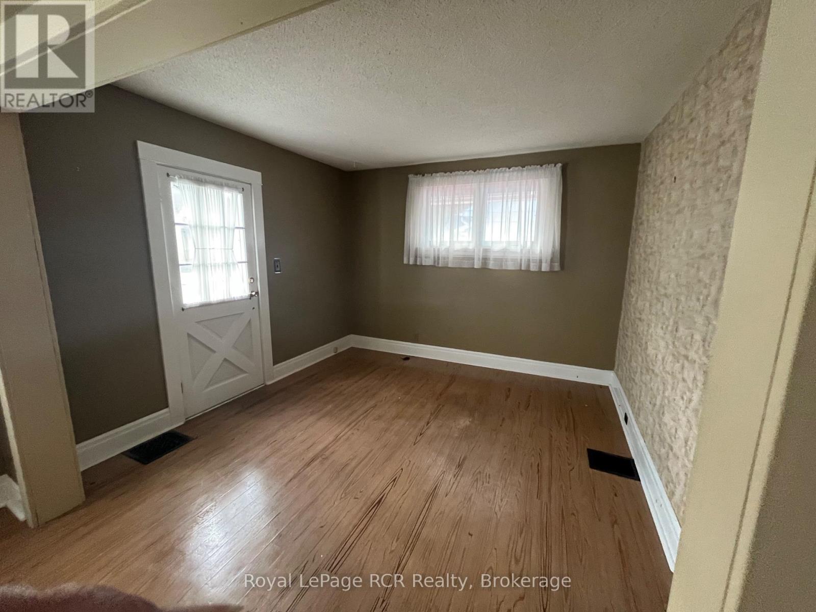 582 12th Ave Avenue North — photo 18