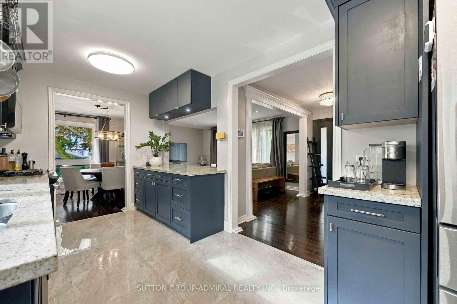 11 Summerglade Drive, Toronto, ON photo 14
