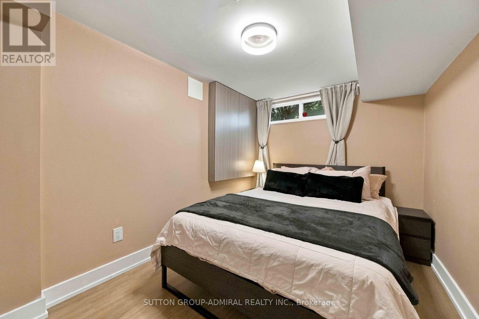 11 Summerglade Drive, Toronto, ON photo 31