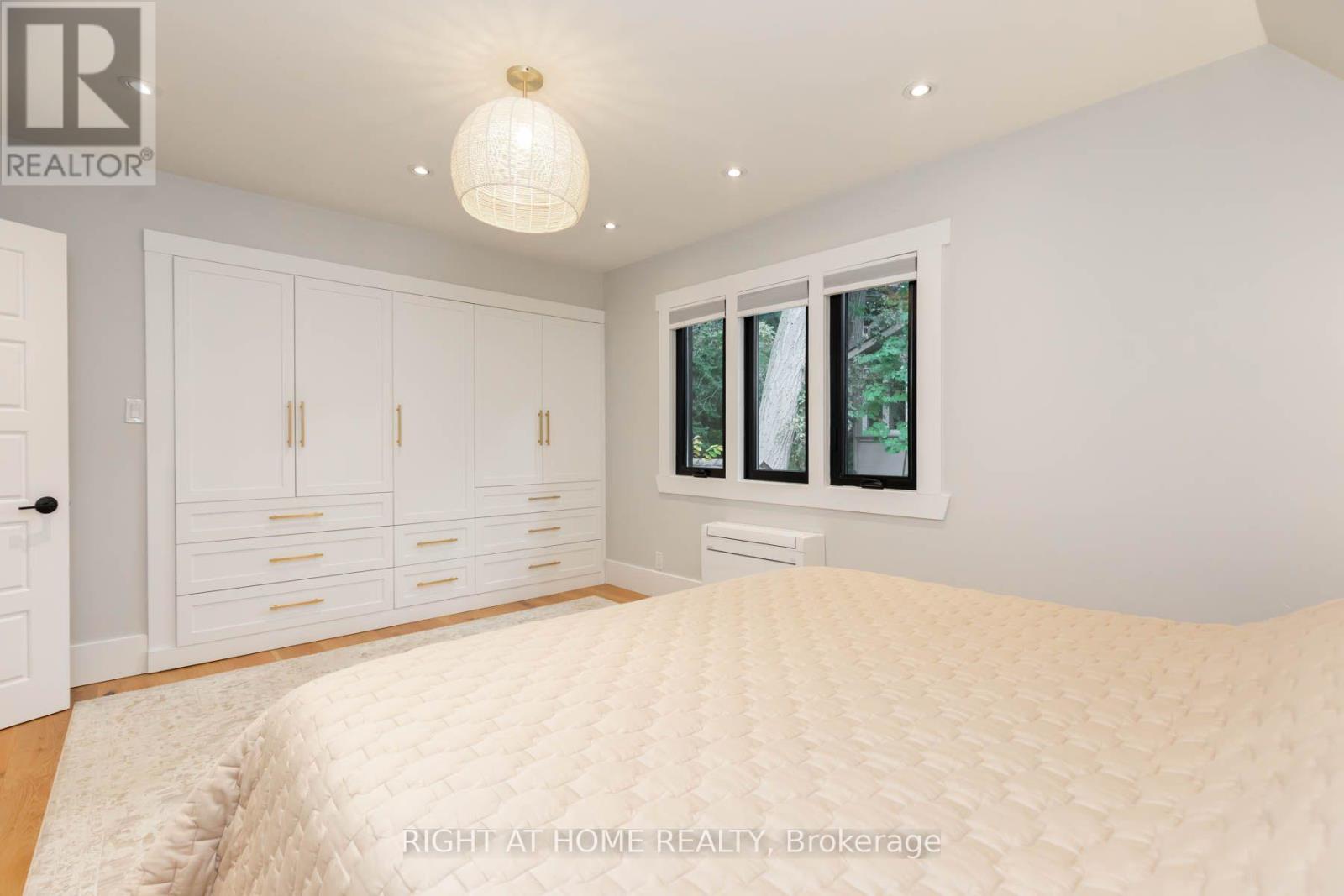 16 Pine Crescent, Toronto, ON photo 20