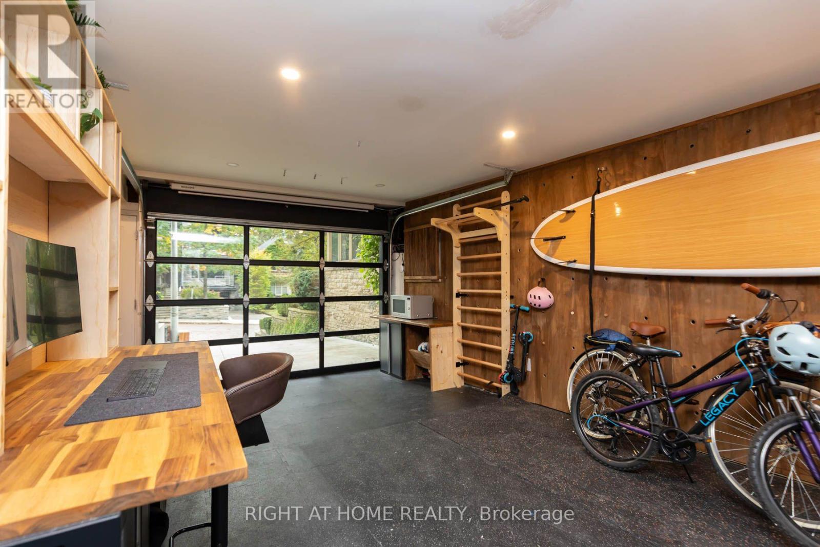 16 Pine Crescent, Toronto, ON photo 33