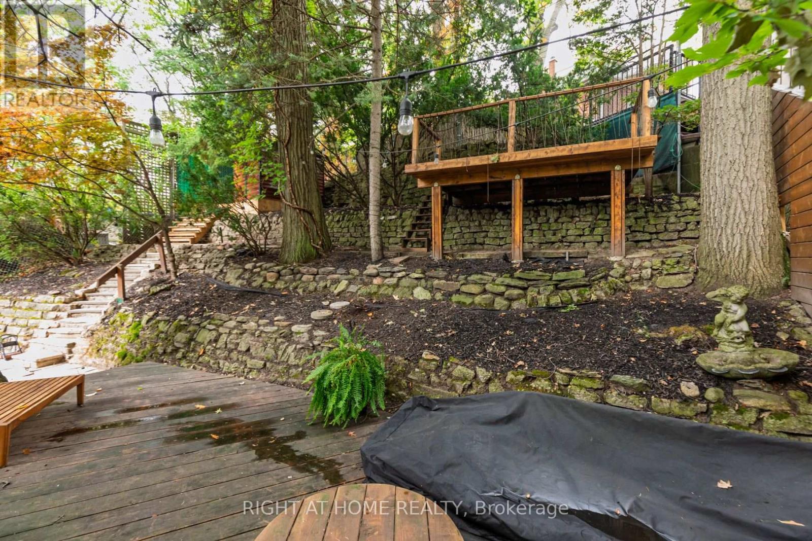 16 Pine Crescent, Toronto, ON photo 41