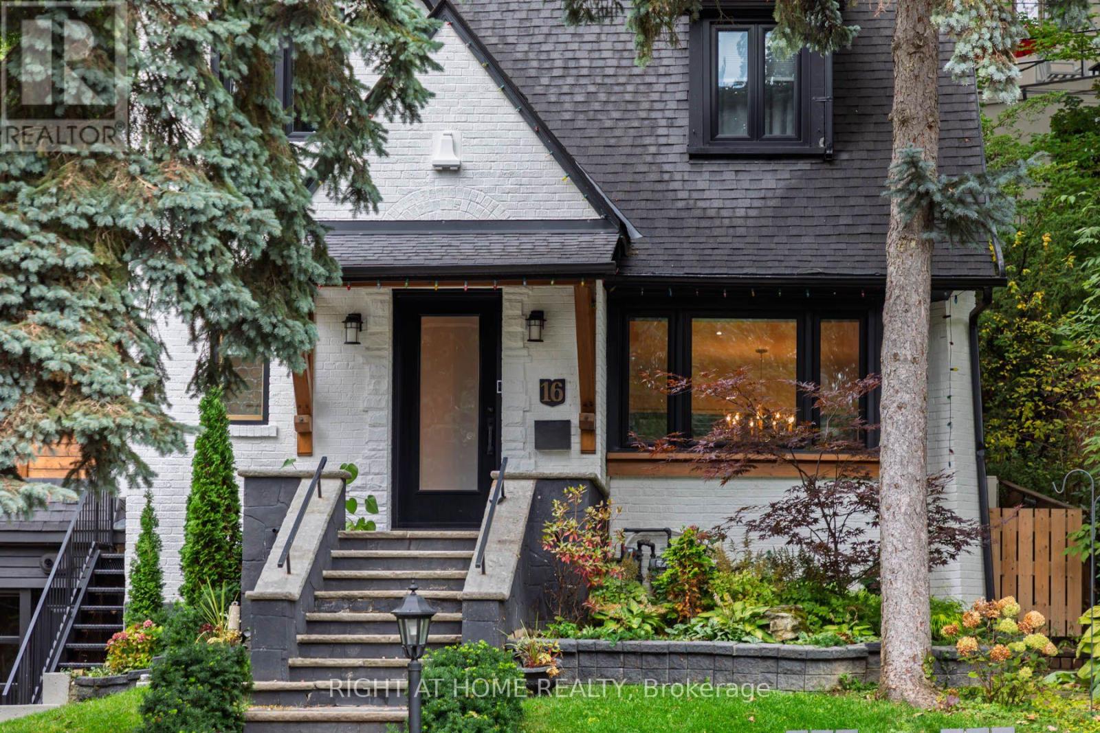 16 Pine Crescent, Toronto, ON photo 45