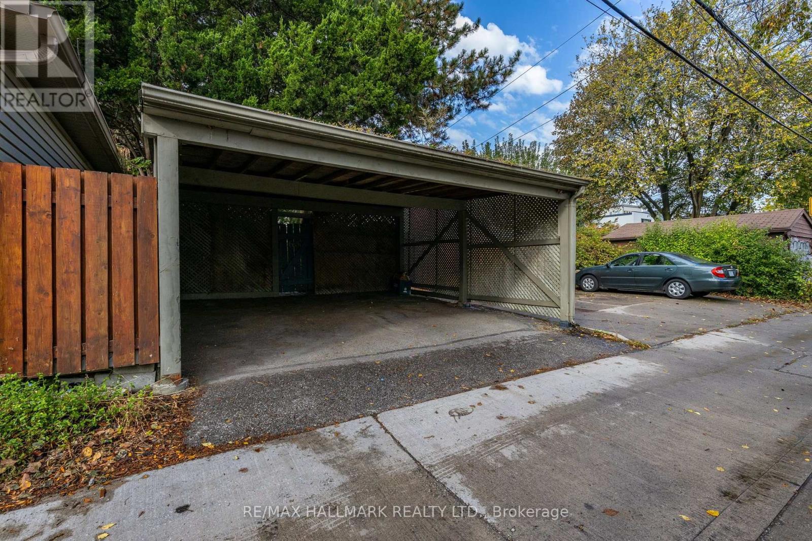 63 Chester Avenue, Toronto, ON photo 35