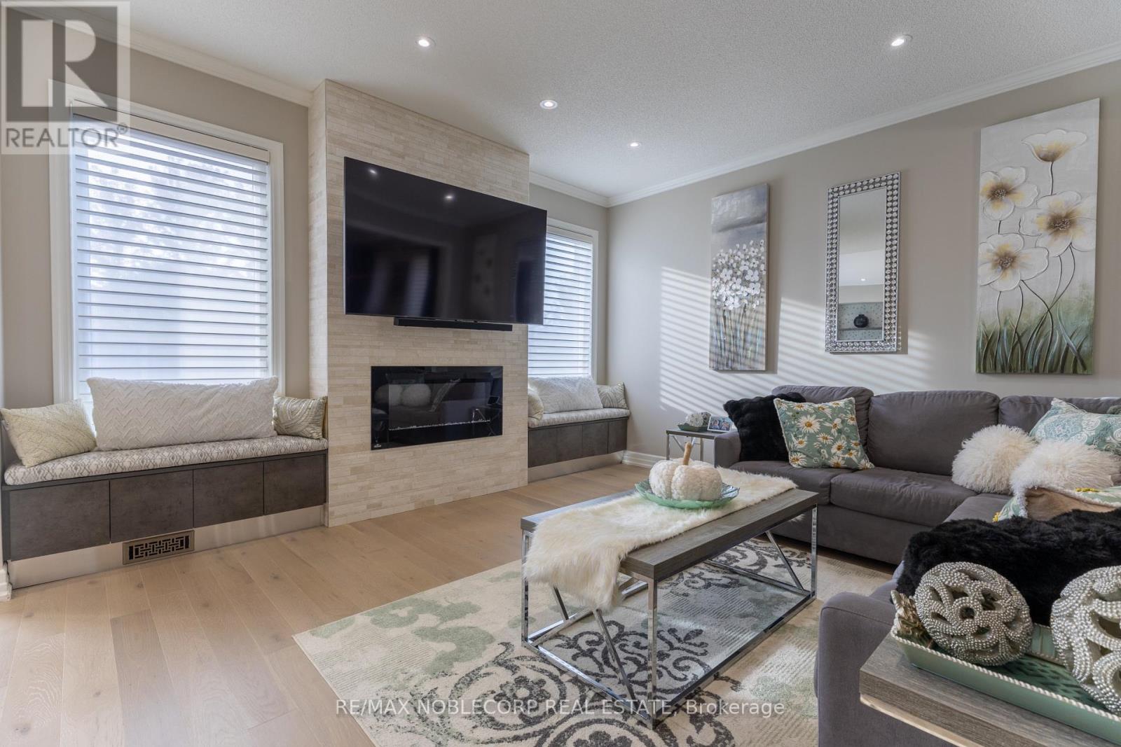 2189 GALLOWAY STREET - 11