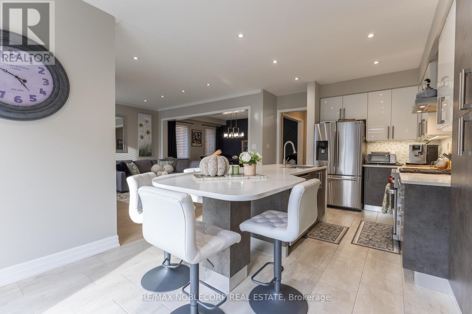 2189 GALLOWAY STREET - 14