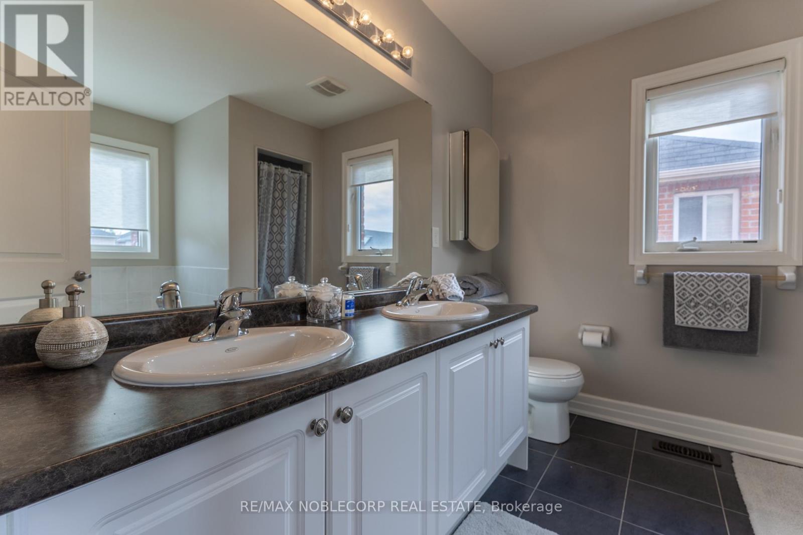 2189 Galloway Street, Innisfil, ON photo 26