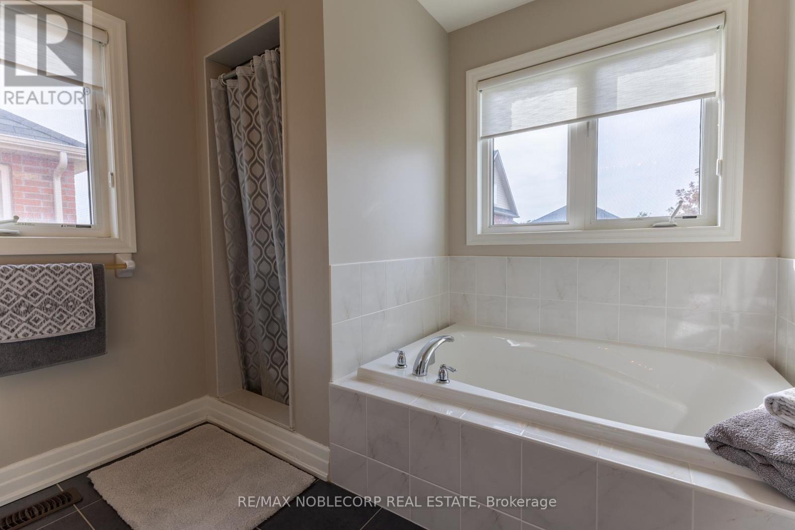 2189 GALLOWAY STREET - 27