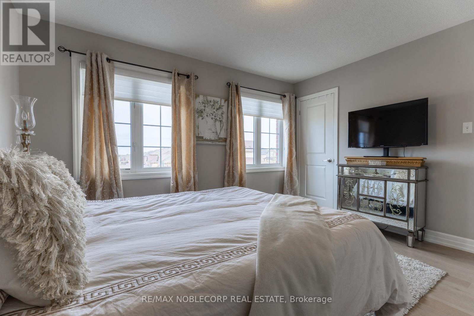 2189 Galloway Street, Innisfil, ON photo 29