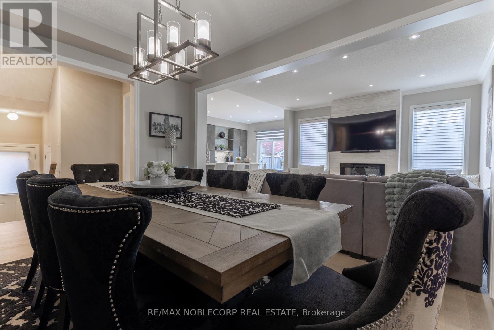 2189 Galloway Street, Innisfil, ON photo 8