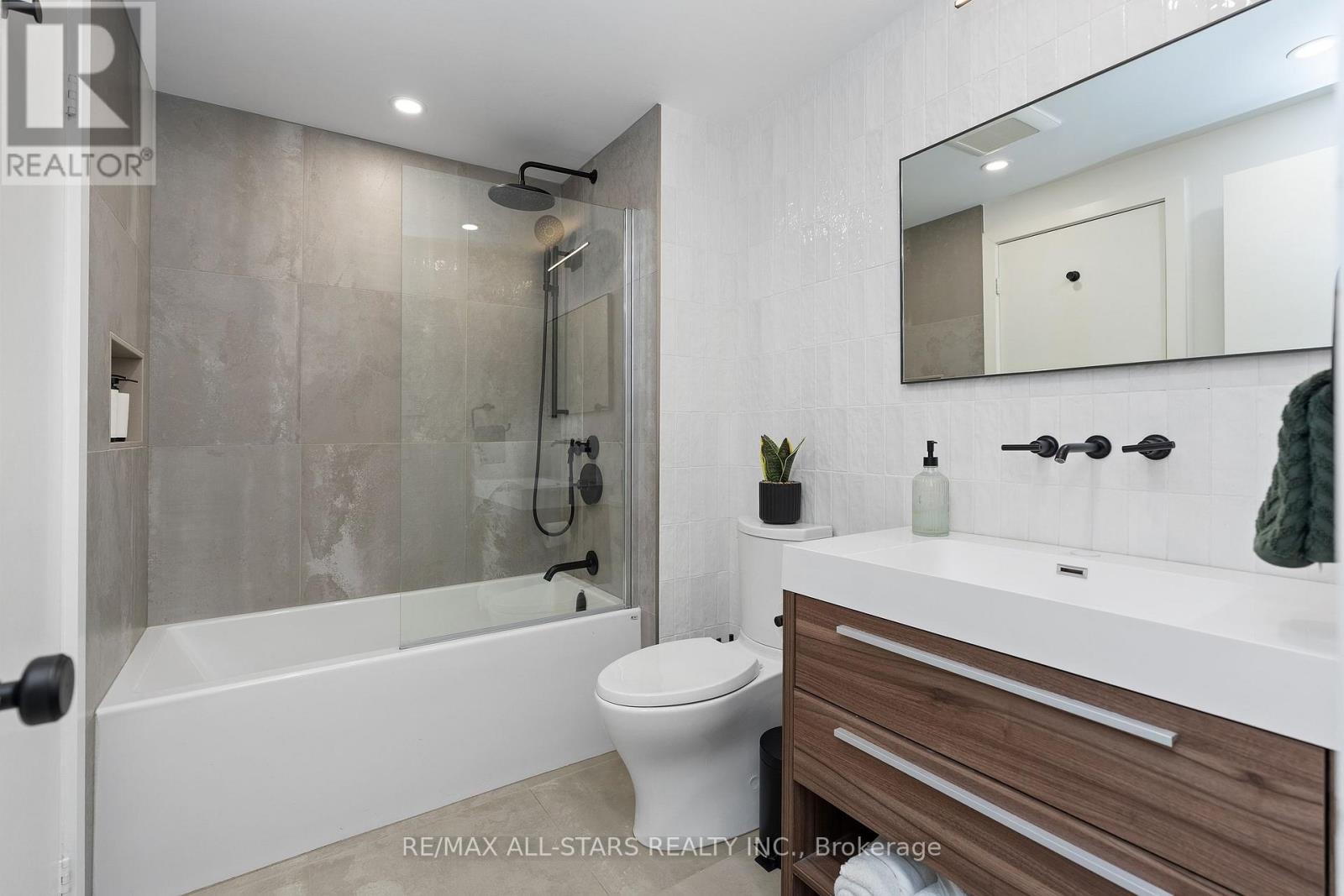209 Malton Road, Newmarket, ON photo 20