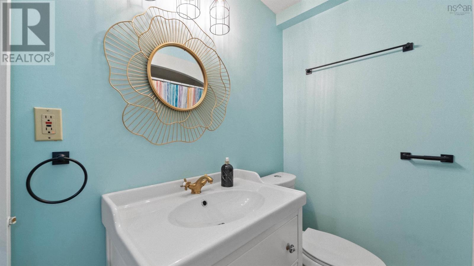 40 Walden Place - 36