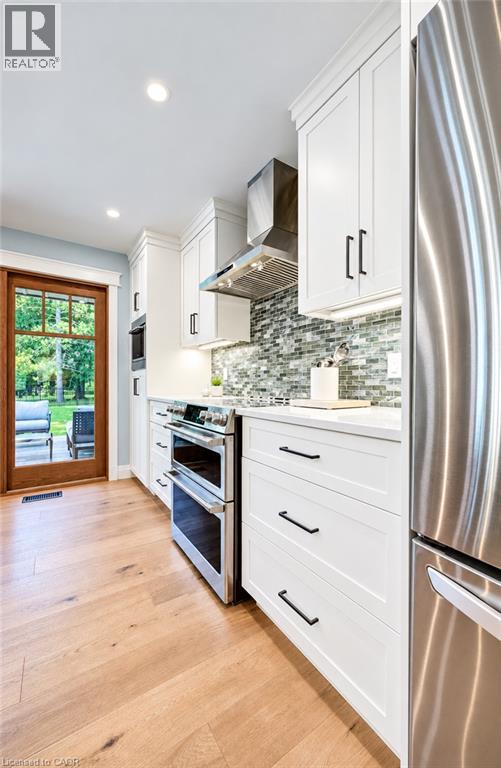 656 Westmount Road West — photo 10