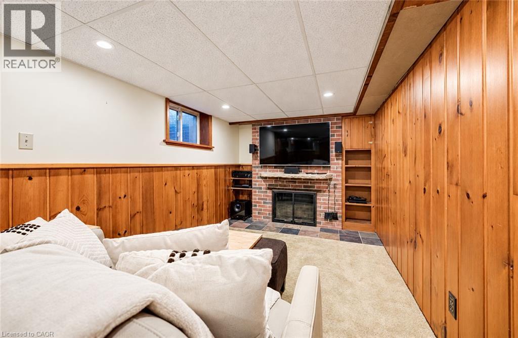 656 Westmount Road West — photo 36