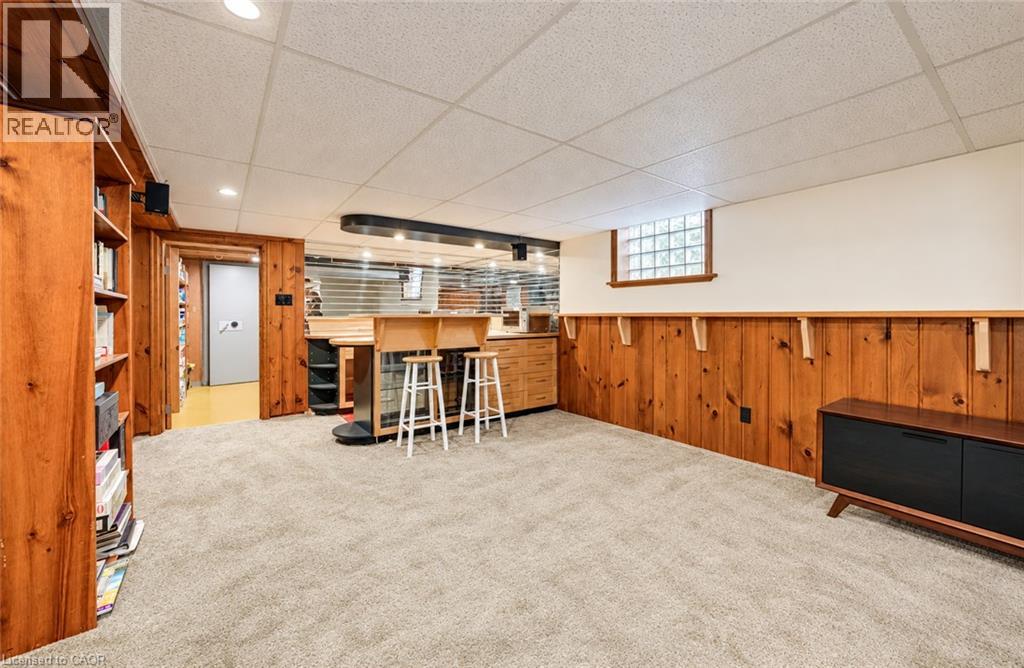 656 Westmount Road West — photo 35