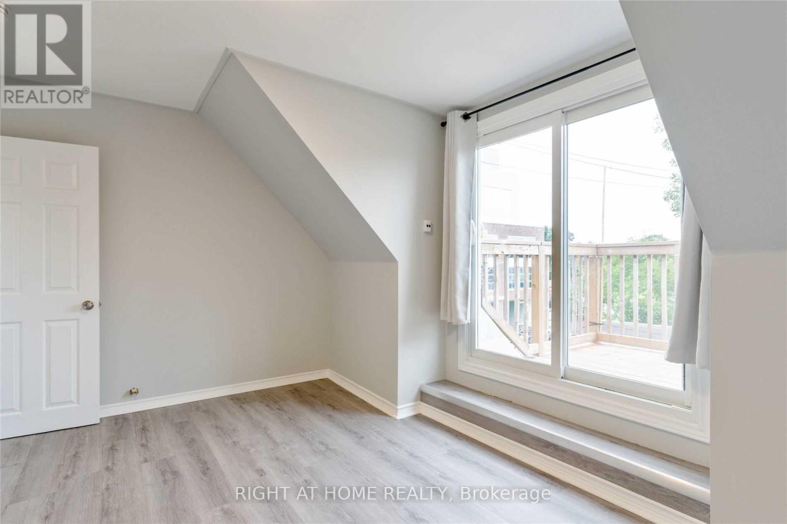 859 Gladstone Avenue — photo 11