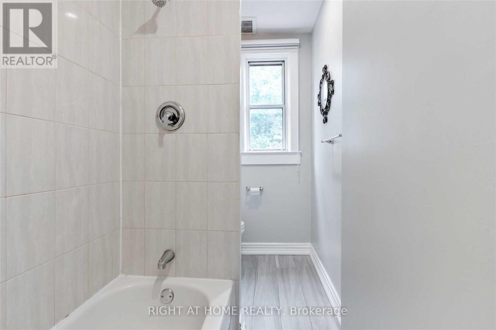 859 Gladstone Avenue — photo 13