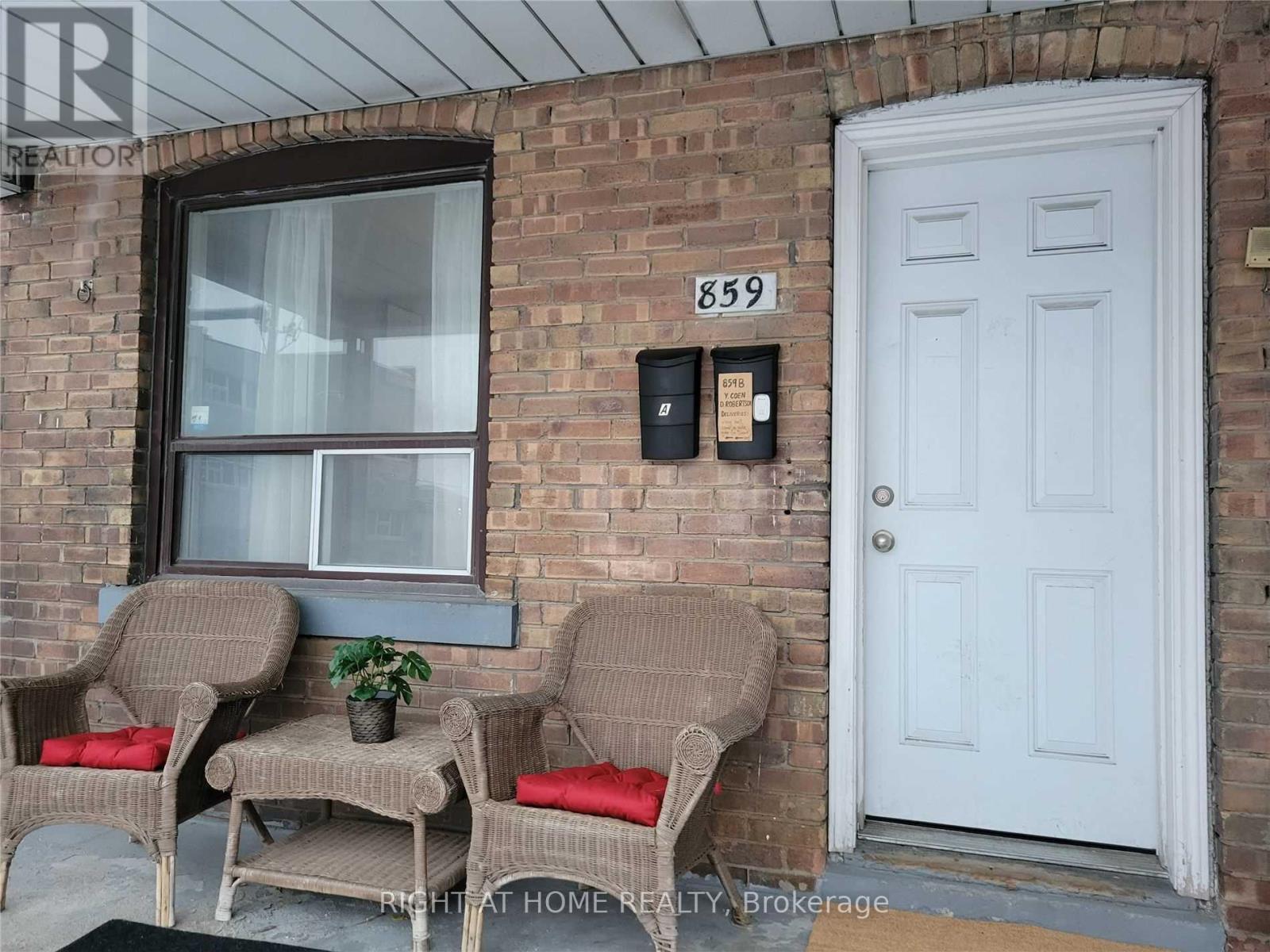 859 Gladstone Avenue — photo 16
