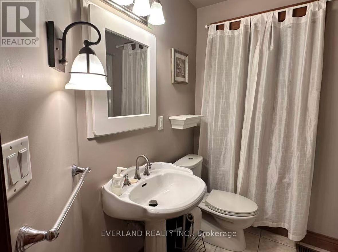 3369 St Paul Avenue — photo 7
