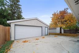 1557 Jefferson Avenue, Winnipeg, MB R2P1B6 Photo 29