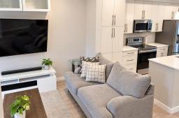 Living room - 10 Dr. Michael K. Grace Lane, Winnipeg, MB R3W0N3 Photo 6