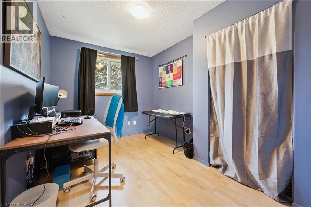 121 Nathaniel Crescent — photo 16