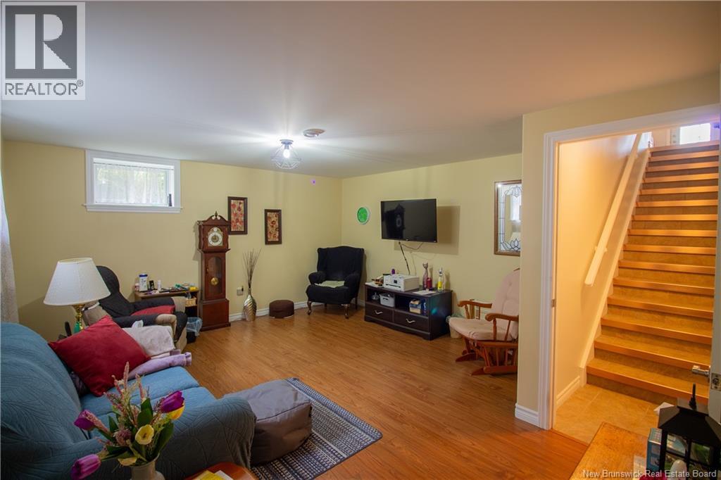 60 Walker Crescent - 24
