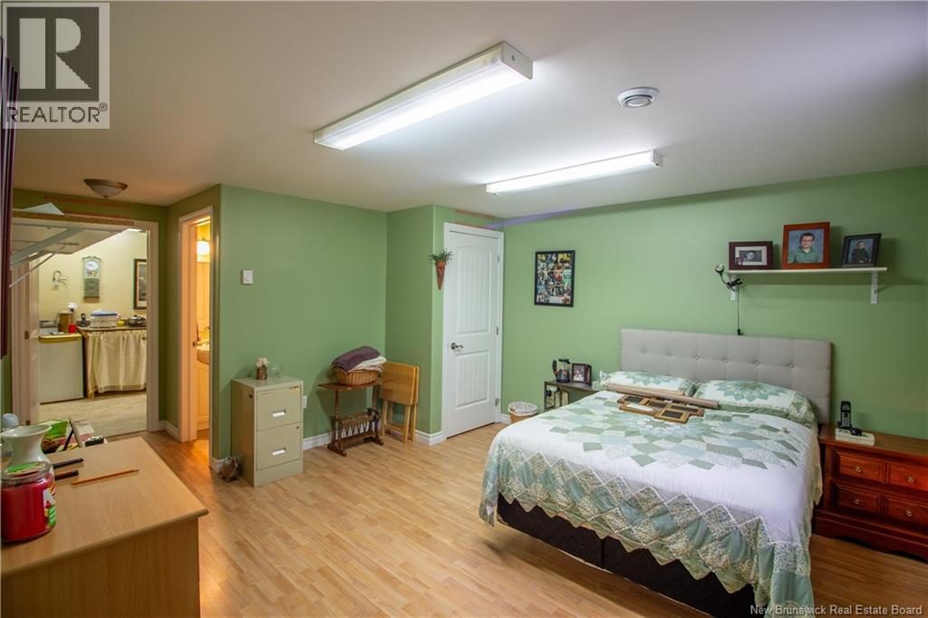 60 Walker Crescent - 26