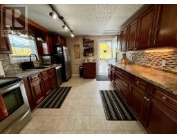 24 Farm Road thumbnail 25