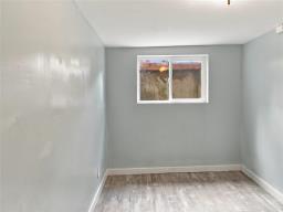 11 Evergreen Boulevard, Brandon, MB R7B2N2 Photo 11