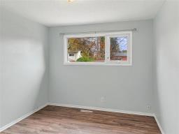 11 Evergreen Boulevard, Brandon, MB R7B2N2 Photo 6