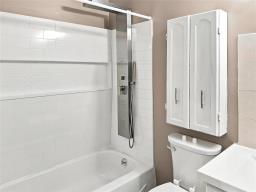 11 Evergreen Boulevard, Brandon, MB R7B2N2 Photo 9