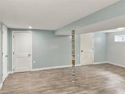 11 Evergreen Boulevard, Brandon, MB R7B2N2 Photo 10