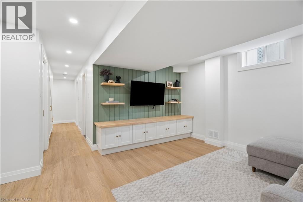 184 Dunbar Street — photo 32