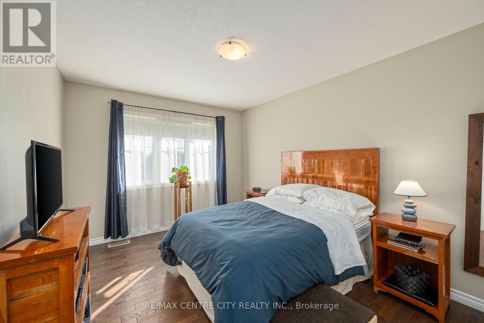 52 Pine Valley Drive — photo 15