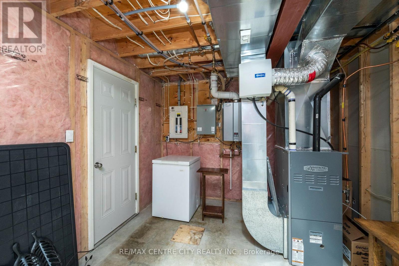 52 Pine Valley Drive — photo 29