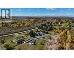 LOT Route 105, photo 6