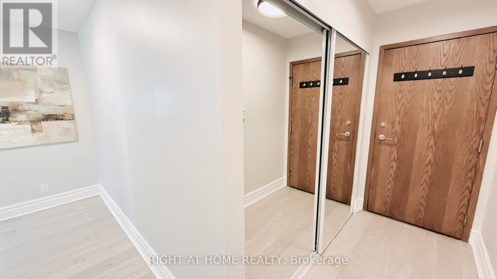 1012- 10 Queens Quay West, Toronto, ON photo 4